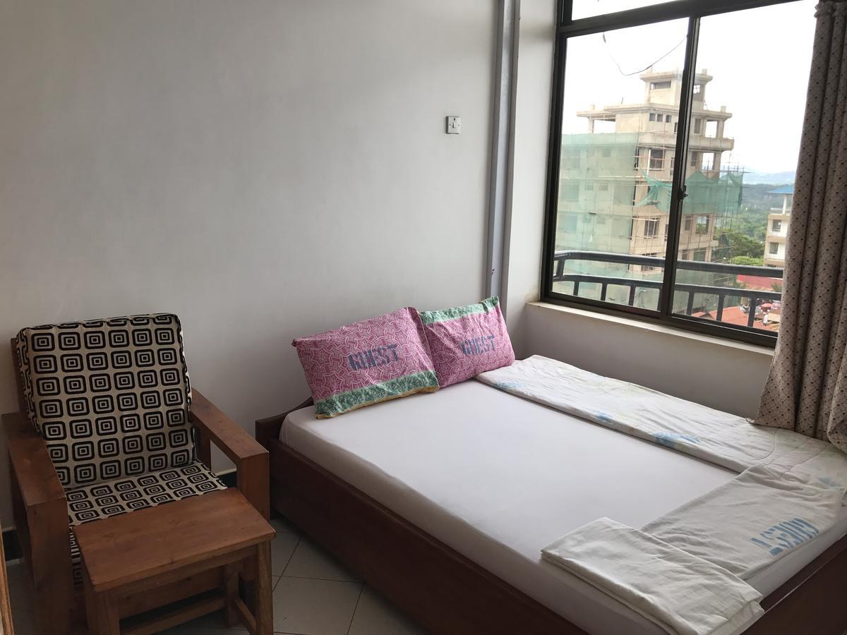 Hotel Dreamstone Moshi Pokoj fotografie